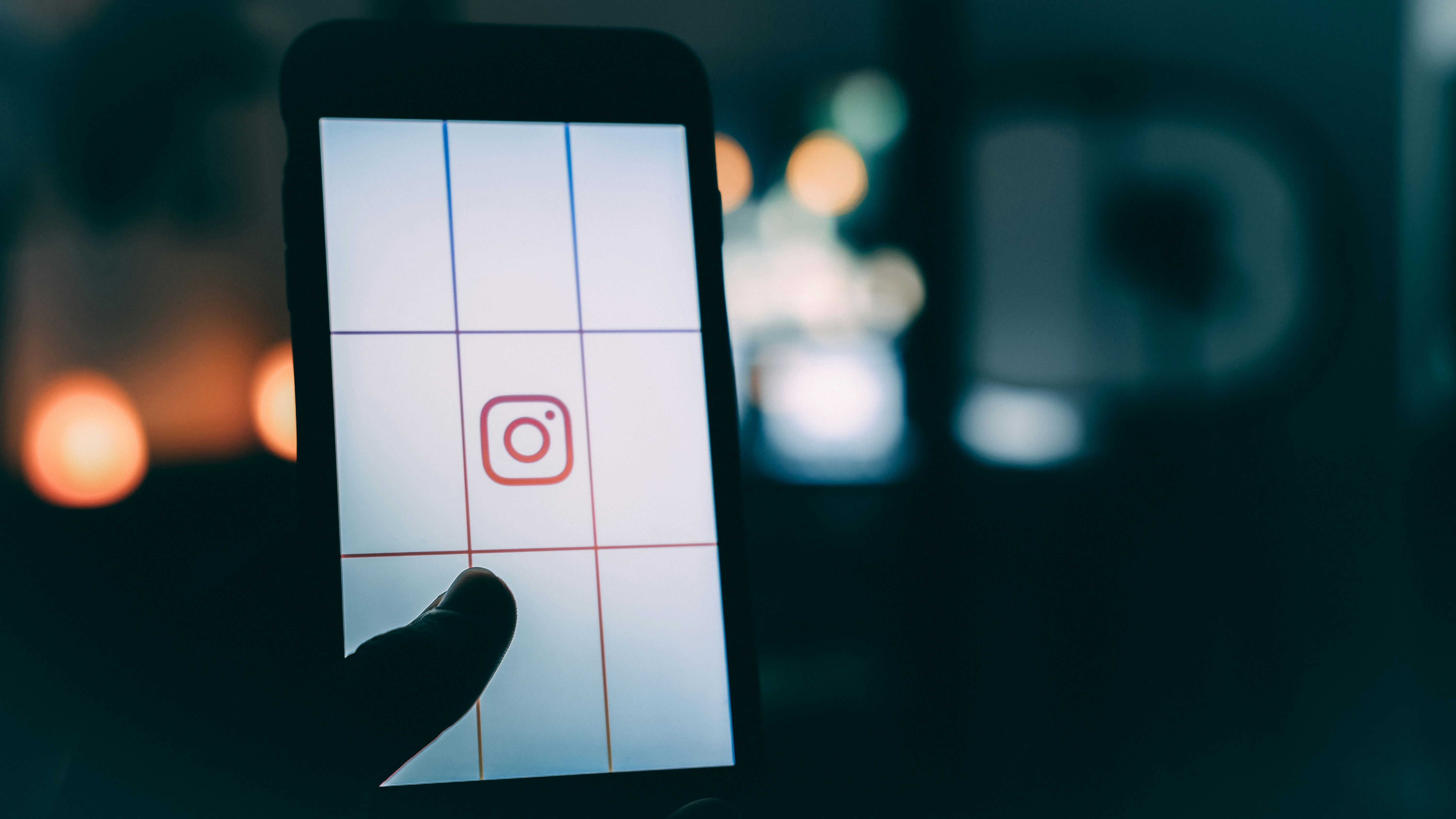 क्या Instagram Stories को गुमनाम रूप से डाउनलोड करना कानूनी है? क्या कर सकते हैं और क्या नहीं