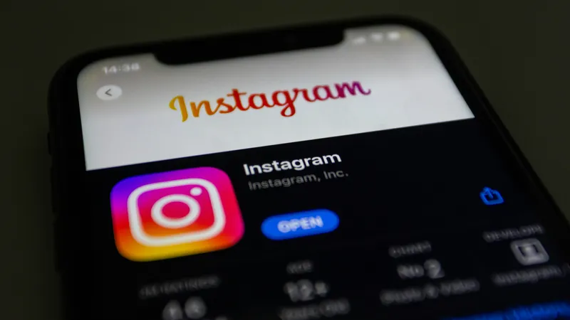 Как поделиться ссылкой на историю, актуальное или Reels в Instagram